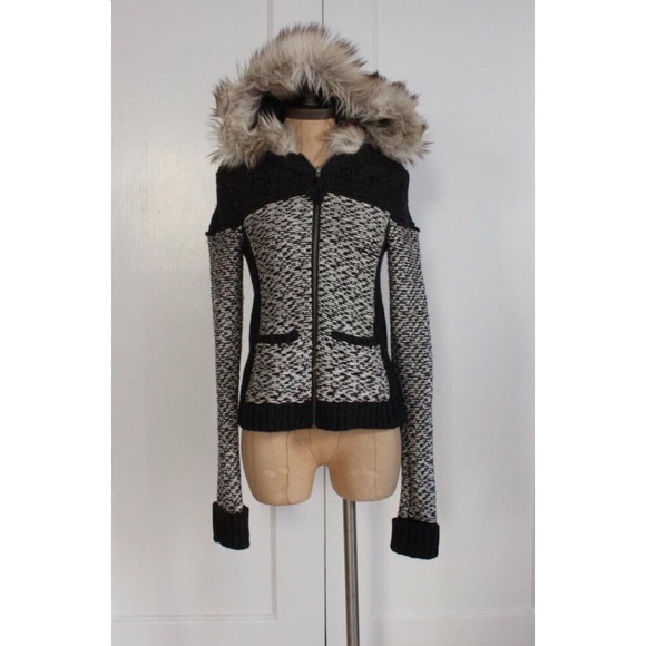 Sleeping on Snow Gray White Sweater Anthropologie - Picture 4 of 6